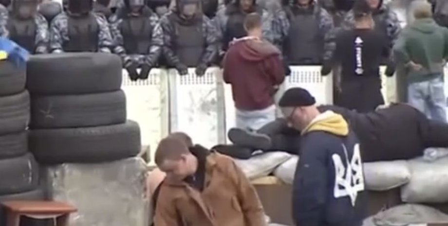 новини росії, новини петербурга, євромайдан, активісти, коктейлі молотова, барикади