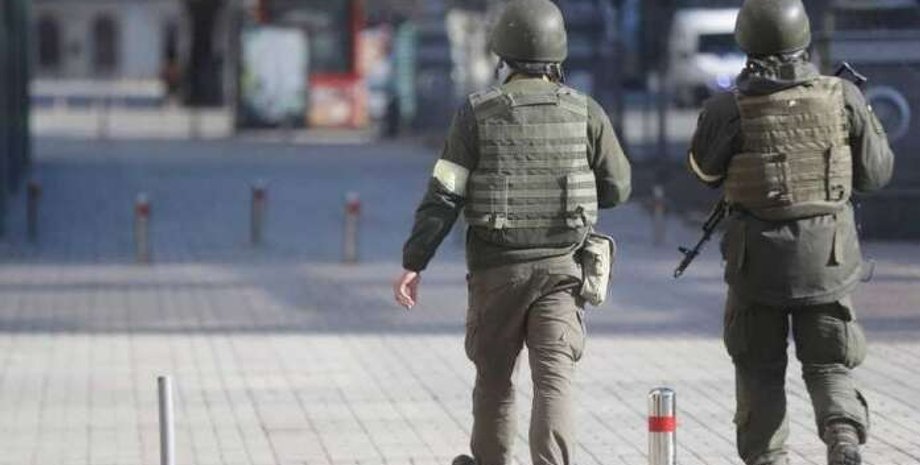 Комендантська година