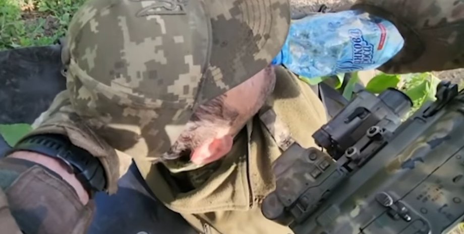 помощь раненому бойцу ВСУ