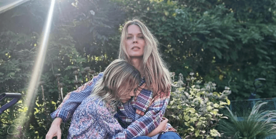 Compartir: La presentadora de televisión ucraniana Olga Freimut regresó a Kiev p...