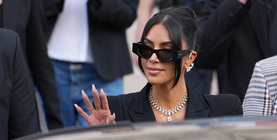 Ким Кардашьян на суде в Париже