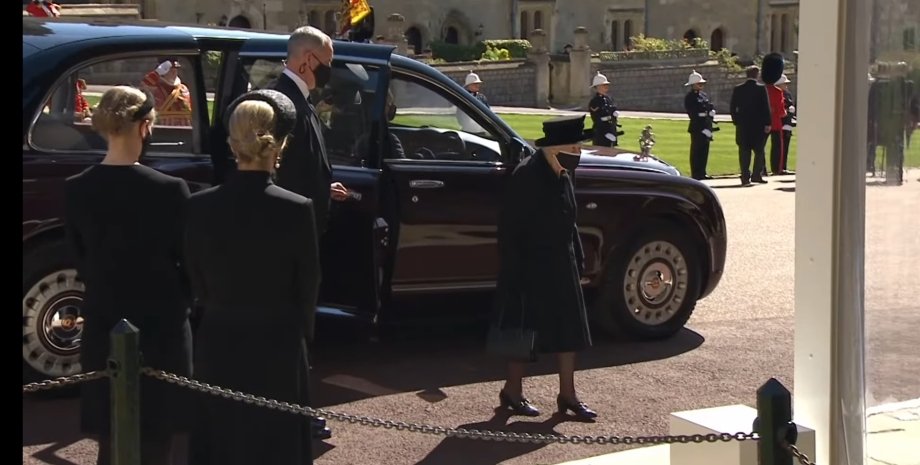 Королева Елизавета II, похороны принца Филиппа