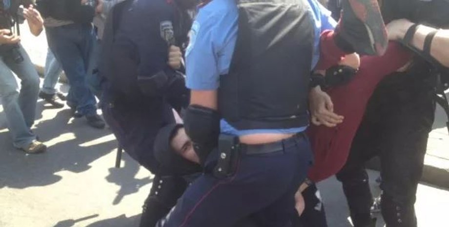 Задержание на митинге КПУ