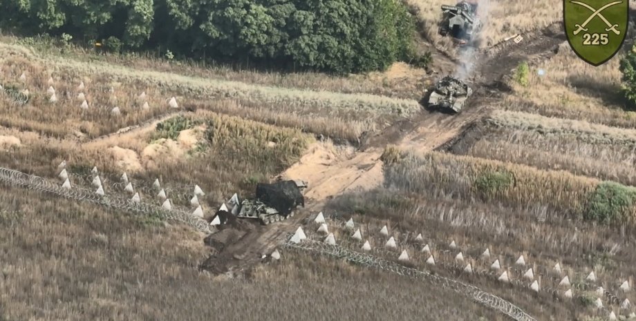 L'armée russe a construit une ligne de défense dans la région de Kursk de six ra...