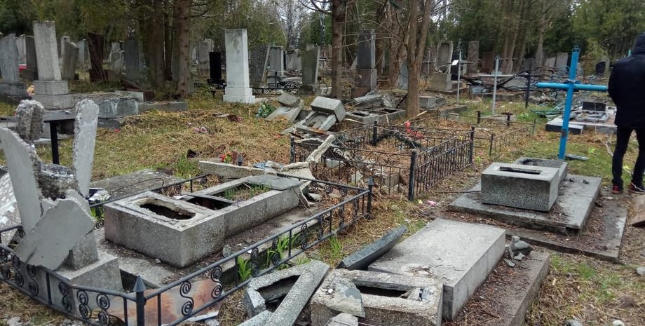 цвинтар, цвинтар чернигів, цвинтар яцево, яцево, яцево руйнування, цвинтар руйнування