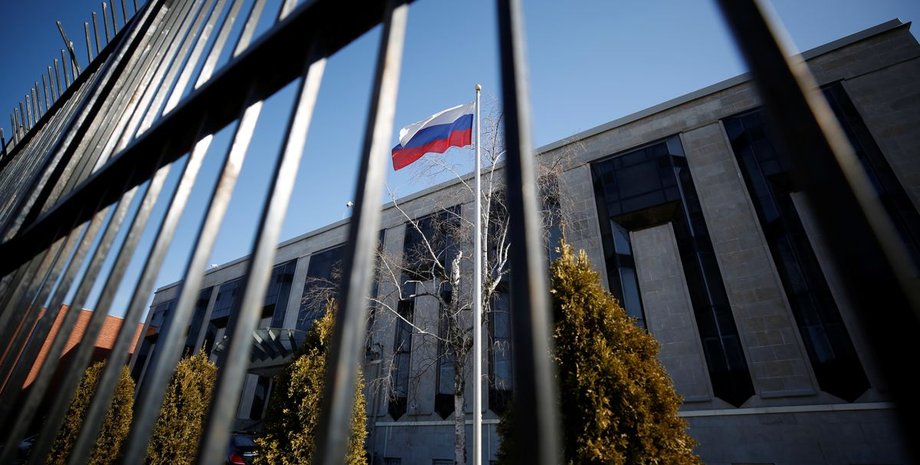 Российские посольство в Канаде, Оттава, коктейль Молотова, протест МИД, МИД России, нападение на посольство