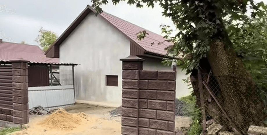 Забор на границе участка