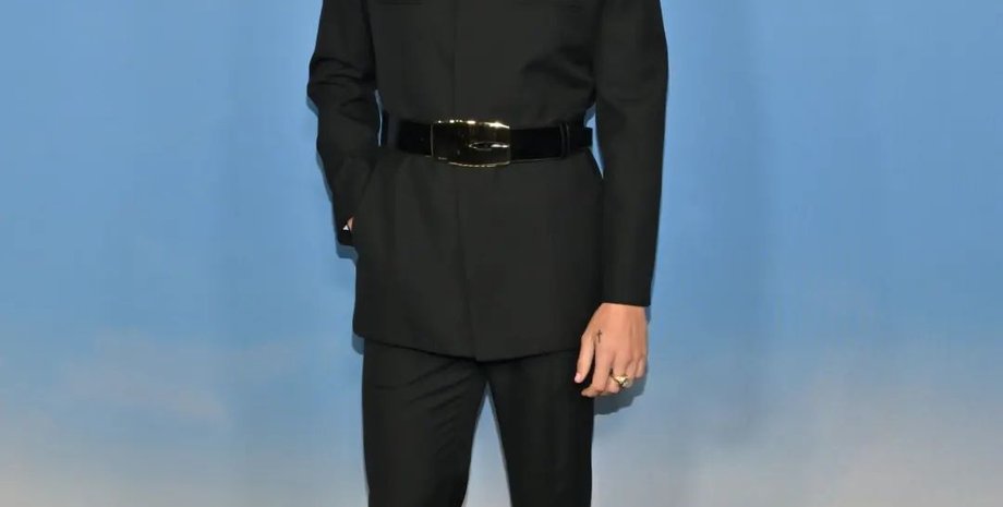 Гарри Стайлз песни, Гарри Стайлз альбомы, Гарри Стайлз отношения, Гарри Стайлз фото, Гарри Стайлз сейчас