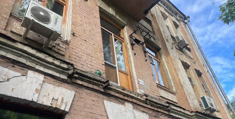 киев балкон, упал балкон, Кристофер Уолтерс балкон