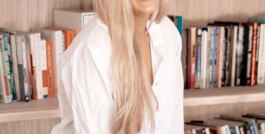 Писательница Лорен Эшли, скандал букток, Daddy's little toy TikTok, Лорен Эшли TikTok, книга скандал