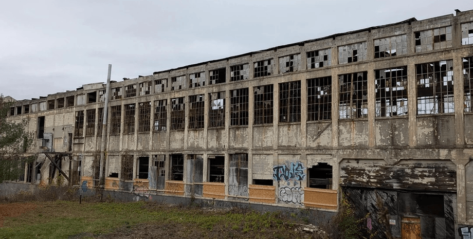 Блогер знайшов покинуту фабрику в жахливому стані: радить не приходити сюди