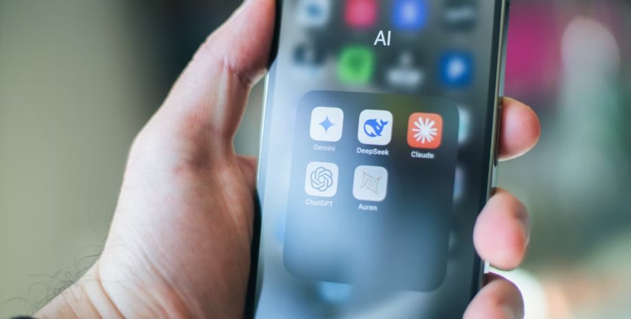 chatgpt claude gemini deepseek чат-боты ии 2025