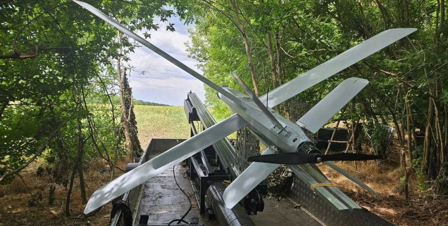 Дрон "Ланцет" на катапульте в посадке