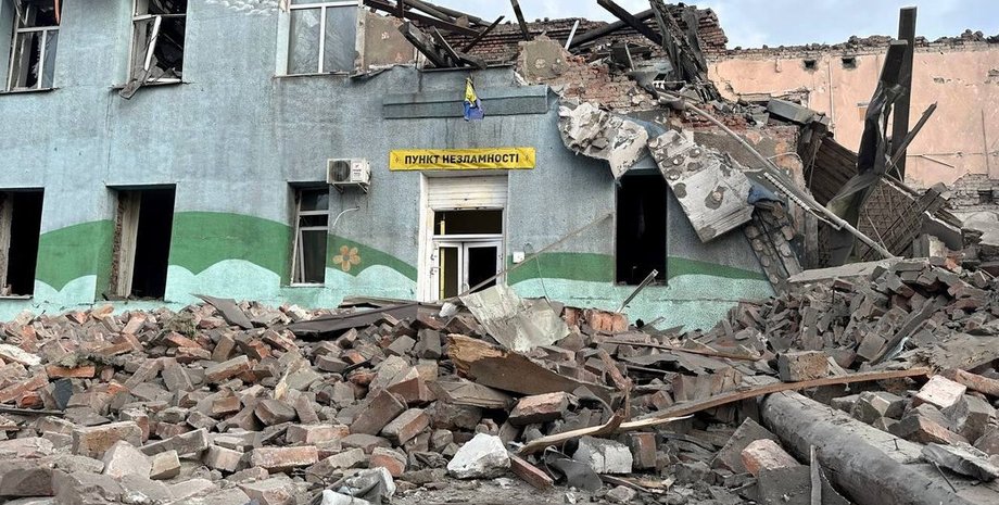 Мирноград, пункт несокрушимости, школа, обломки