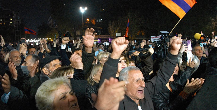 Єреван, хвиля протестів, антиурядові гасла, вимога відставки