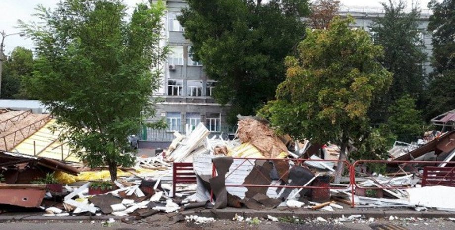 Снесенные МАФы / Фото: 112.ua