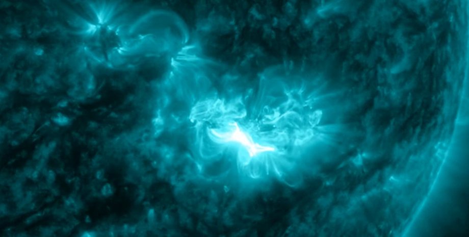 вспышка на Солнце