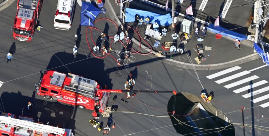 Яма, грузовик, канализация, япония