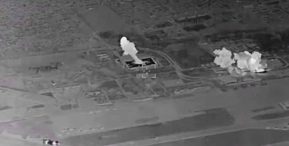 Украинские военные атаковали склады