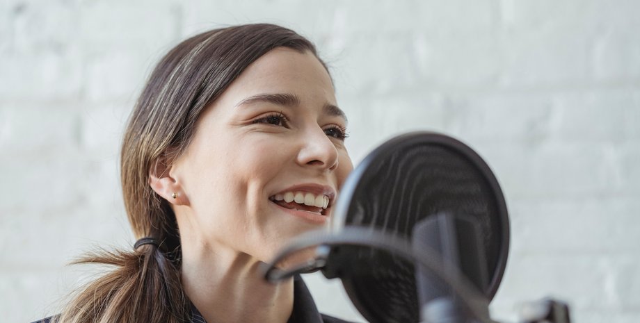 темп речи, речевые вариации, быстрая речь, медленная речь, восприятие речи, исследование темпа речи, речевые стереотипы, темп речи, региональные диалекты, факторы, влияющие на темп речи