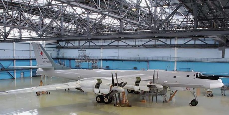 Стратегический бомбардировщик, Ту-95МС, самолет, ангар, ВКС ВС РФ