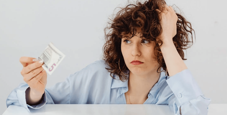 Женщина с деньгами, наследство, девушка получила наследство, завещание, семейная драма, ссора из-за денег, родители, семья