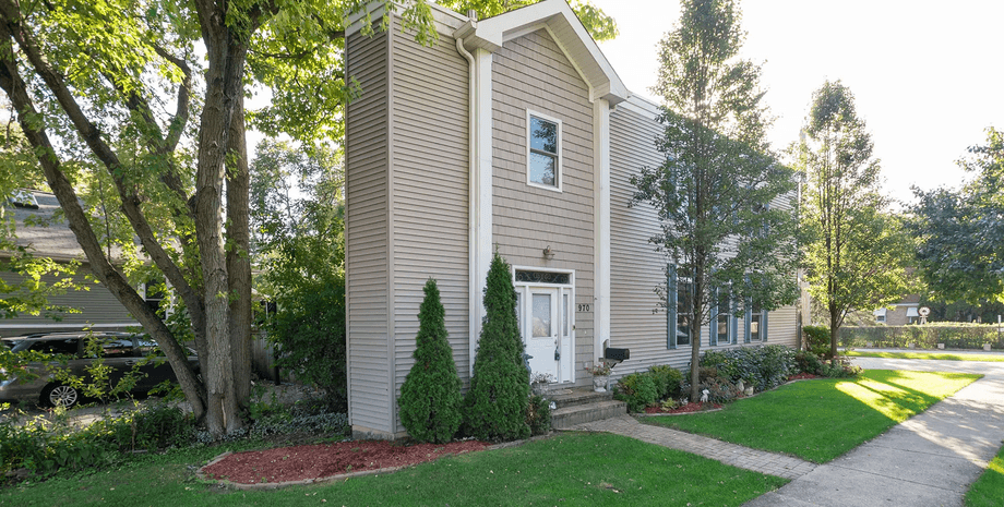 Необычный дом, тонкий дом, дом-пирог, узкий дом, тощий дом, уникальный дом, архитектурна жемчужина, дом не нравится соседям,