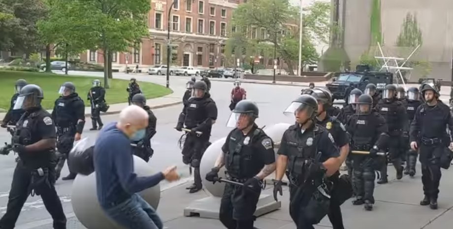 Скриншот видео