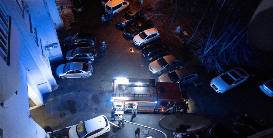 пожар на Татарке, мужчина, выпрыгнул с 14-го этажа, многоквартирный дом, ГСЧС