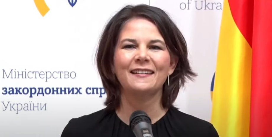 Анналена Бербок