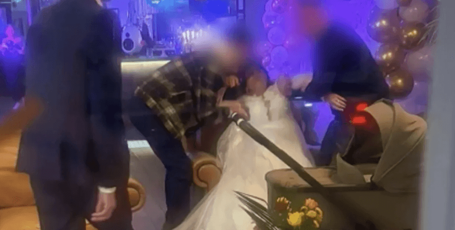 Деніел Краутер Деніел Краутер знепритомніла