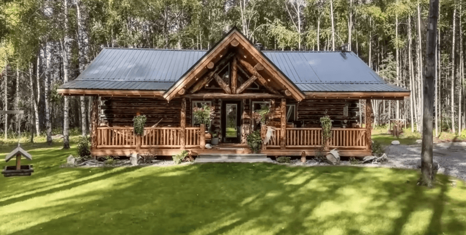 Будинок із колод, будинок на Алясці, будинок у глушині, купив ділянку, побудував будинок своїми руками, незвичайний будинок, закохався в природу, далеко від міста,