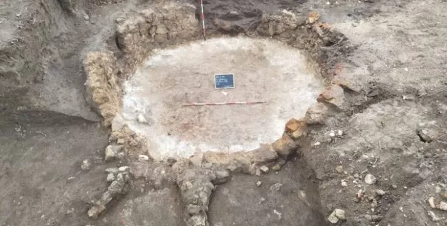 артефакт, раскопки, Неаполь, Италия, открытие, захоронение, производство, город, история, известь, Римская империя, богослужение, мрамор, известняк