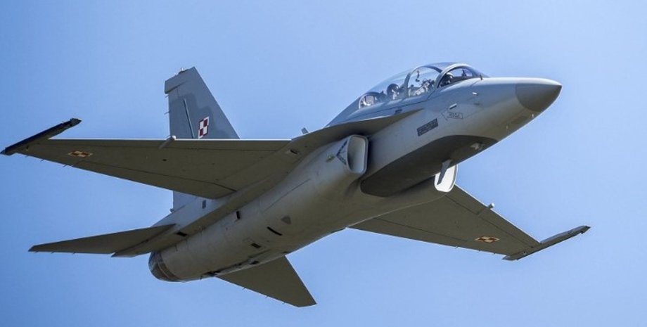 Винищувач FA-50