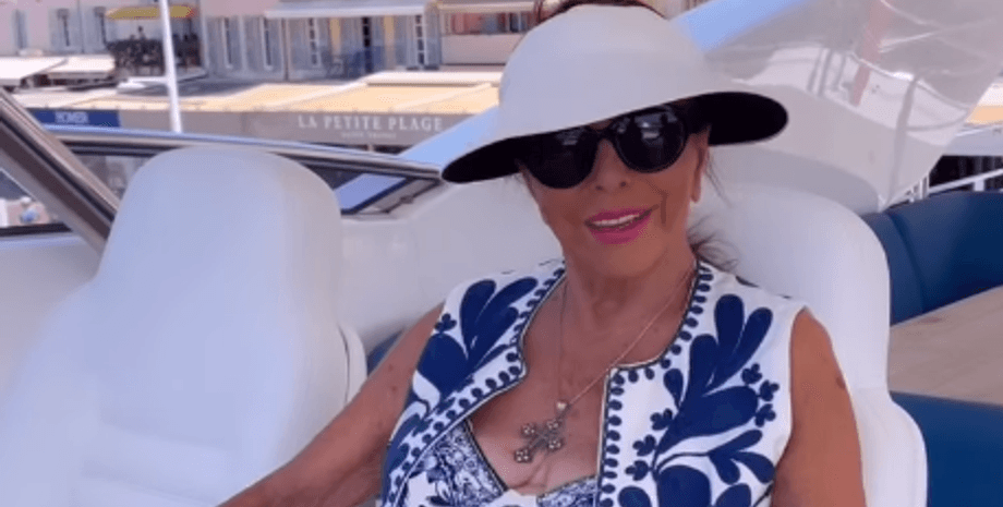 Джоан Коллинз, яхта