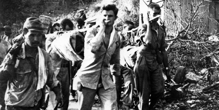 Американские пленные в японских лагерях (1942 год)