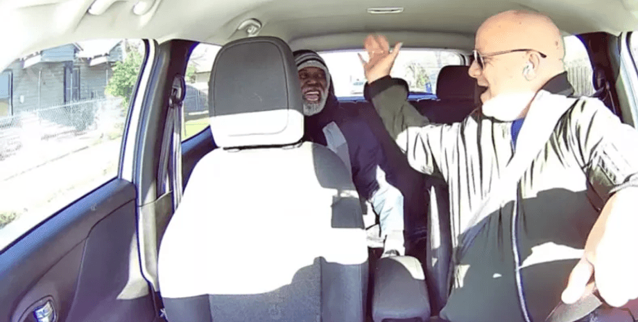 Водитель такси, водитель Uber, старые друзья, случайная встреча, роковая поездка, поездка в такси, старые друзья