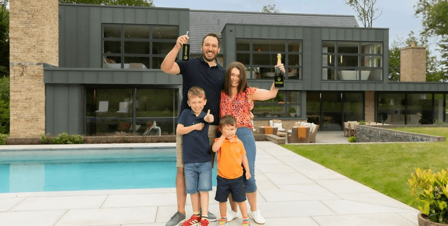 Выиграл особняк, лотерея, приз, особняк, дом, недвижимость, аренда дома, Omaze,