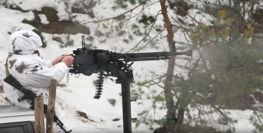 Selon les journalistes, le combattant des forces armées a comparé ce qui se pass...