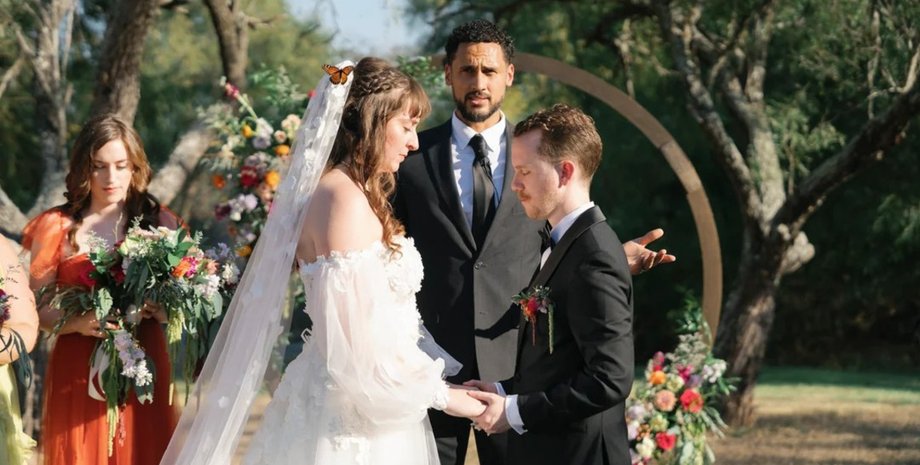 Чоловік фотографував одруження закоханої пари: він побачив "знак долі" на світлинах