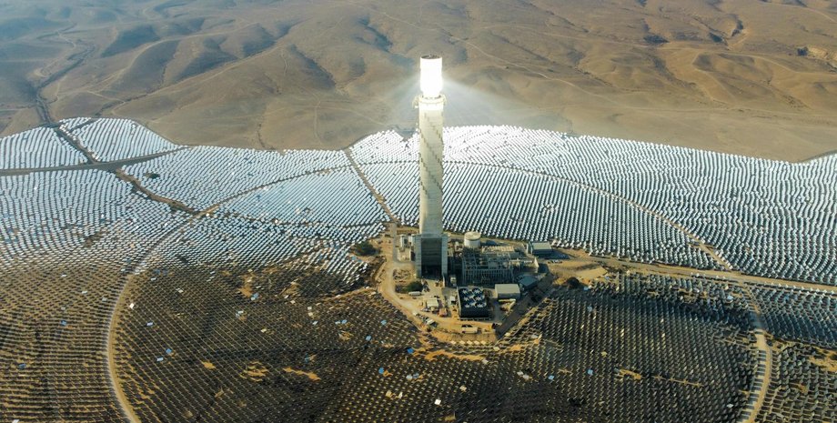 Сонячна вежа генерує енергію