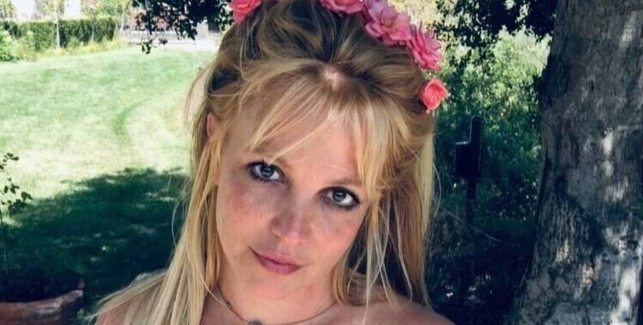 Брітні Спірс помітили з загадковим чоловіком