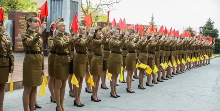 дівчата у формі, військові, жінки