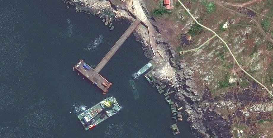 острів "Зміїний", Чорноморський флот, пошуково-рятувальна група, затонулий десантний катер "Серна", катер "Раптор"