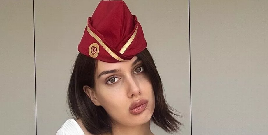 Стюардеса і модель шукає чоловіка мрії серед пасажирів під час польотів