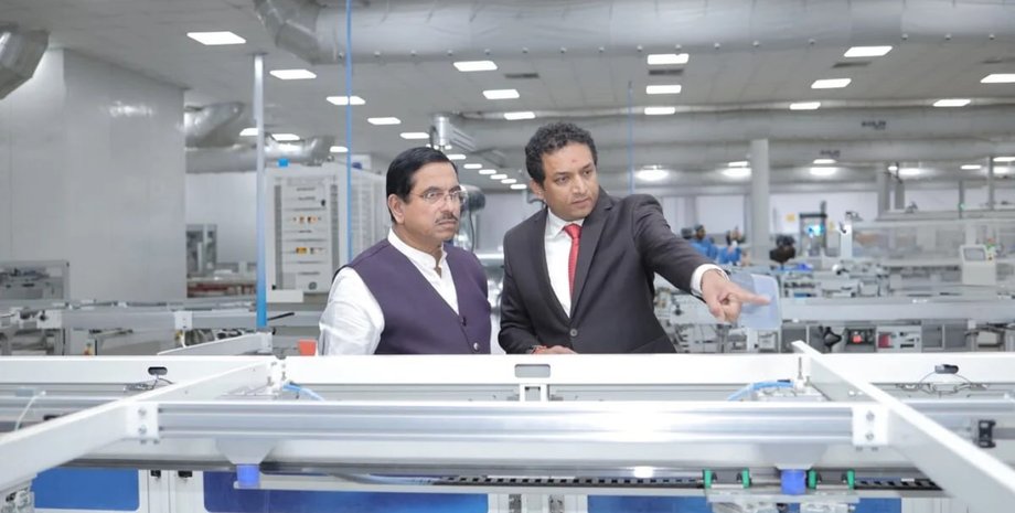 сонячні панелі завод виробництво