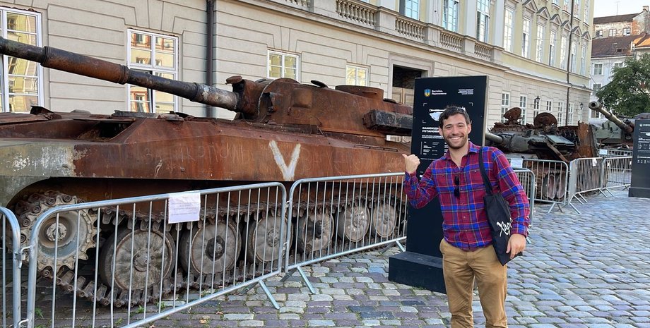 Пол Массаро во Львове, массаро во львове, массаро в украине, массаро и разбитая техника