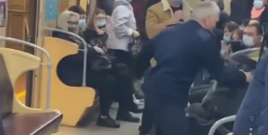 Пьяный, вагон метро, Харьков, метрополитен