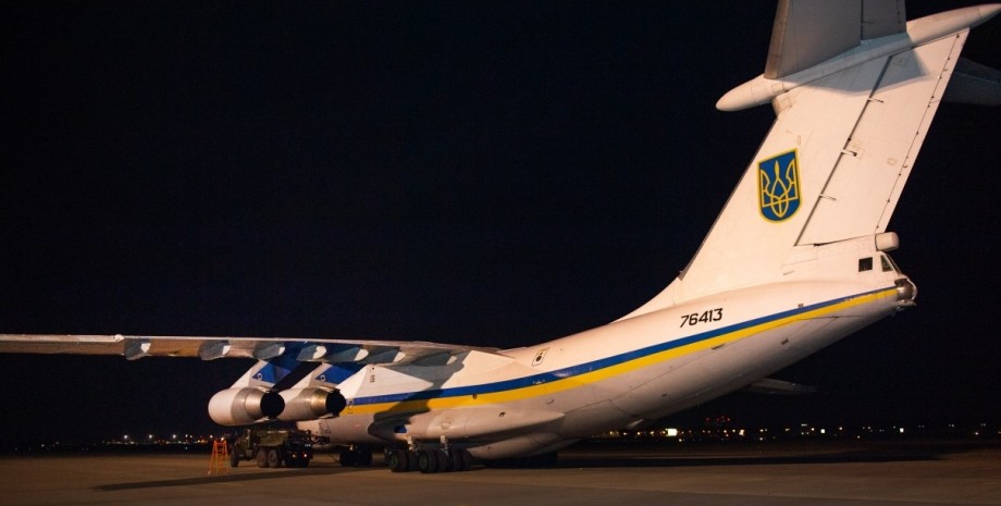 авіасполучення, повітряна навігація, перельоти, пасажирський літак, обмеження на переліт, повітряний простір України