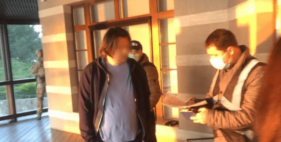 Лагун, подозрение, Дельта банк